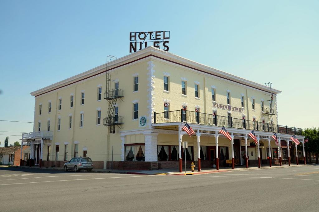 Alturas Hotel | Hotel Niles