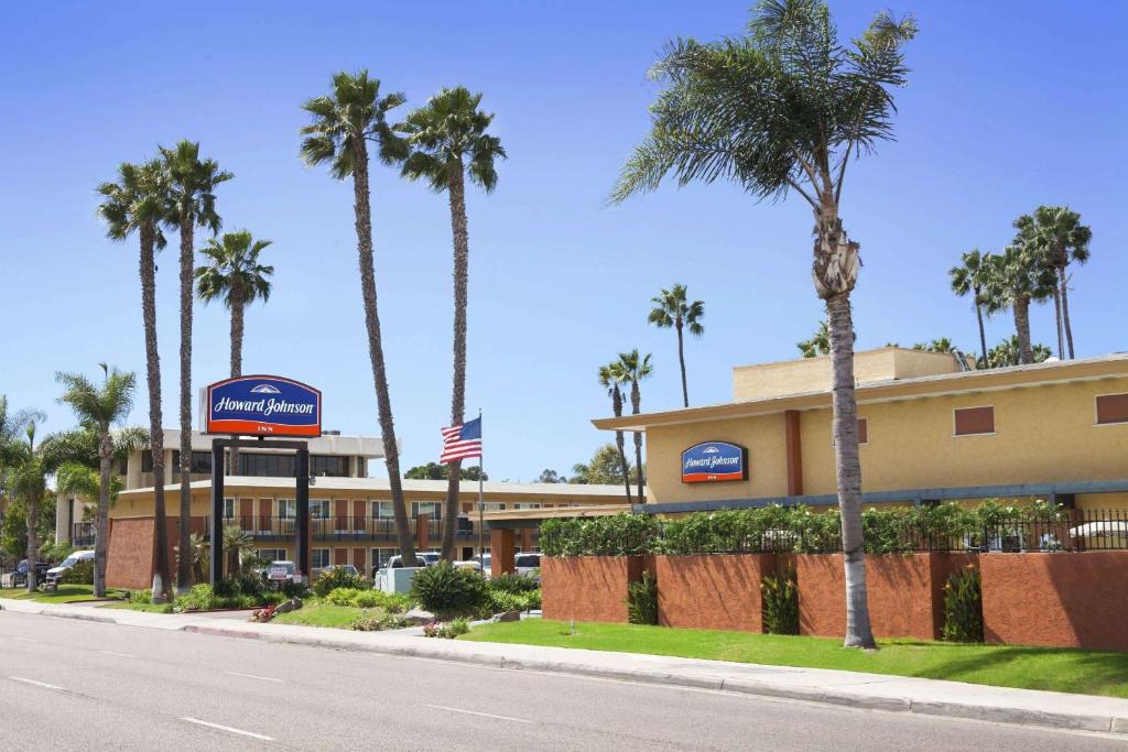 Midway District Hotel | Howard Johnson by Wyndham San Diego Sea World