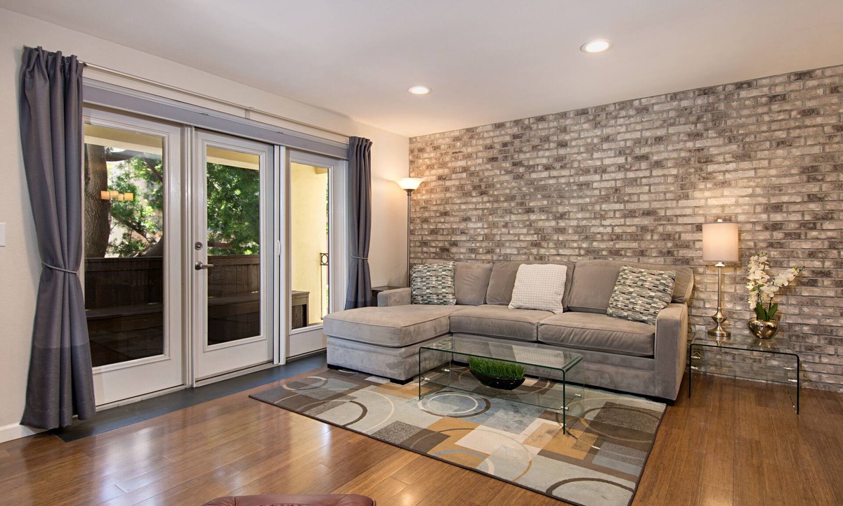 Hillcrest Condo | Ideal Hillcrest Walkable Location; Restaurants, Shops, Balboa Park, etc.