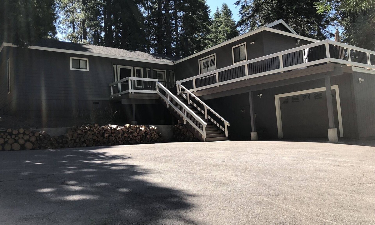Lake Almanor Country Club Cabin | Immaculate Get Away!