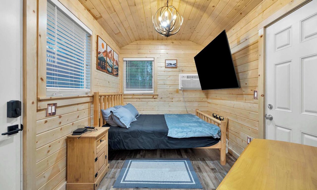 Julian House | Immerse in Julian | Cozy Cabin w/Fireplace & Deck