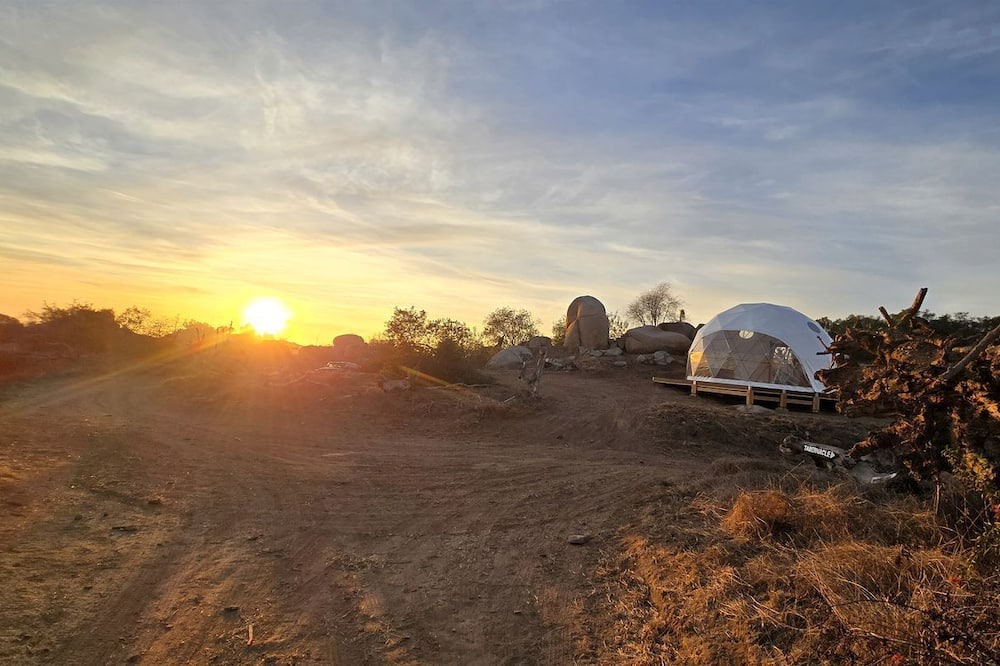 Fallbrook RV Rental | Incredible Dome for a Romantic Escape at Splitrock Valley, California
