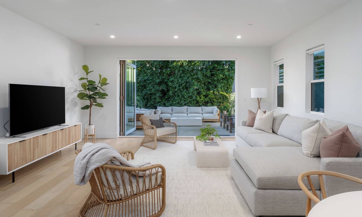 La Jolla Mesa House | Incredible Newly Styled Single Family Beach Home