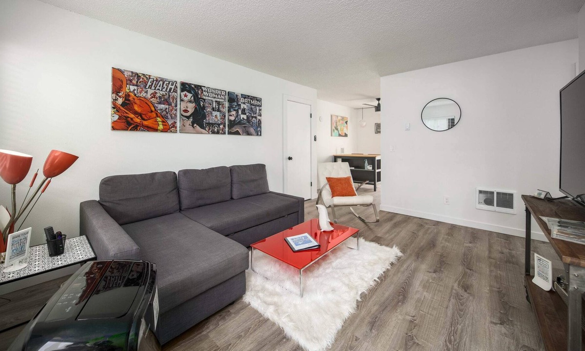 Sunnyside Condo | #InvestREPM SE Belmont Close to Providence Medical