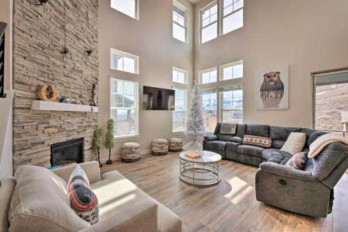 Deer Mountain House | Inviting Hideout Townhome w/Balcony & Lake Views!
