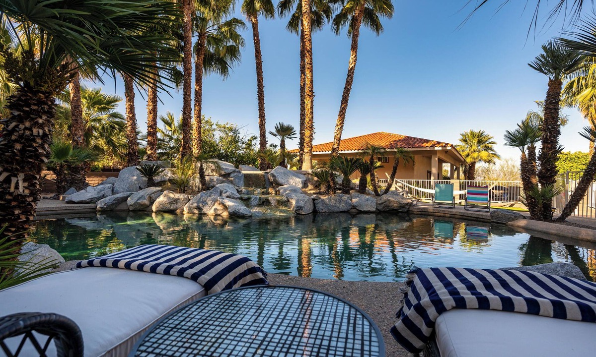 Palm Desert House | Jaguar Heights-Heated Pool/Spa,Pickleball,Game RM,Batting Cage,Fire Pit & More!