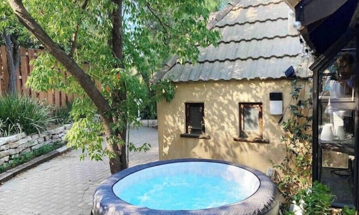 Sylvia Park Cabin | ☀KING BED RETREAT →HOT TUB,AC, 15 MIN🏔HIKING