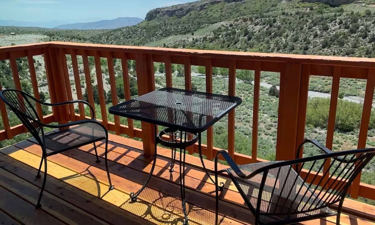 Mount Charleston Hotel | King Suite Comfort w/Free Parking & Year-Round Entertainment in the Pines!