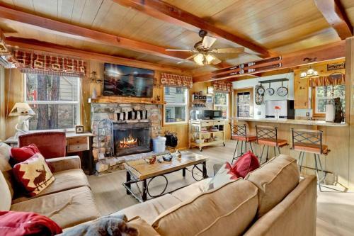 Big Bear Lake House | Kozy Cabin Big Bear~ Walk to Village & Lake Cottage~