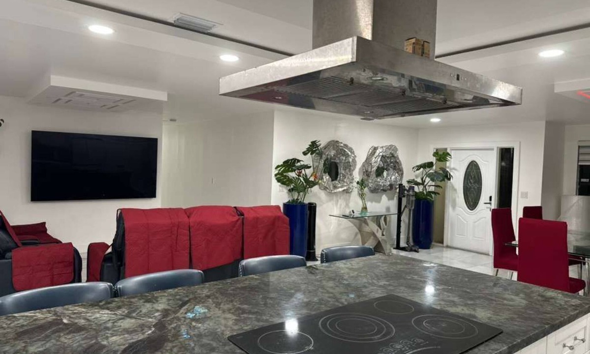 Ludlam House | La Cabanas