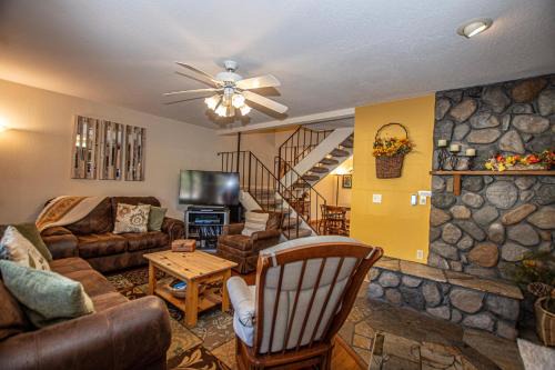 Lake Forest House | Lake Forest Glen # 142
