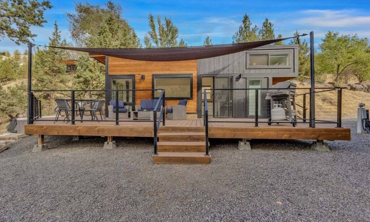 Madras House | Lake Simtustus Resort Juniper Hill Tiny Home #11 - Hot Tub