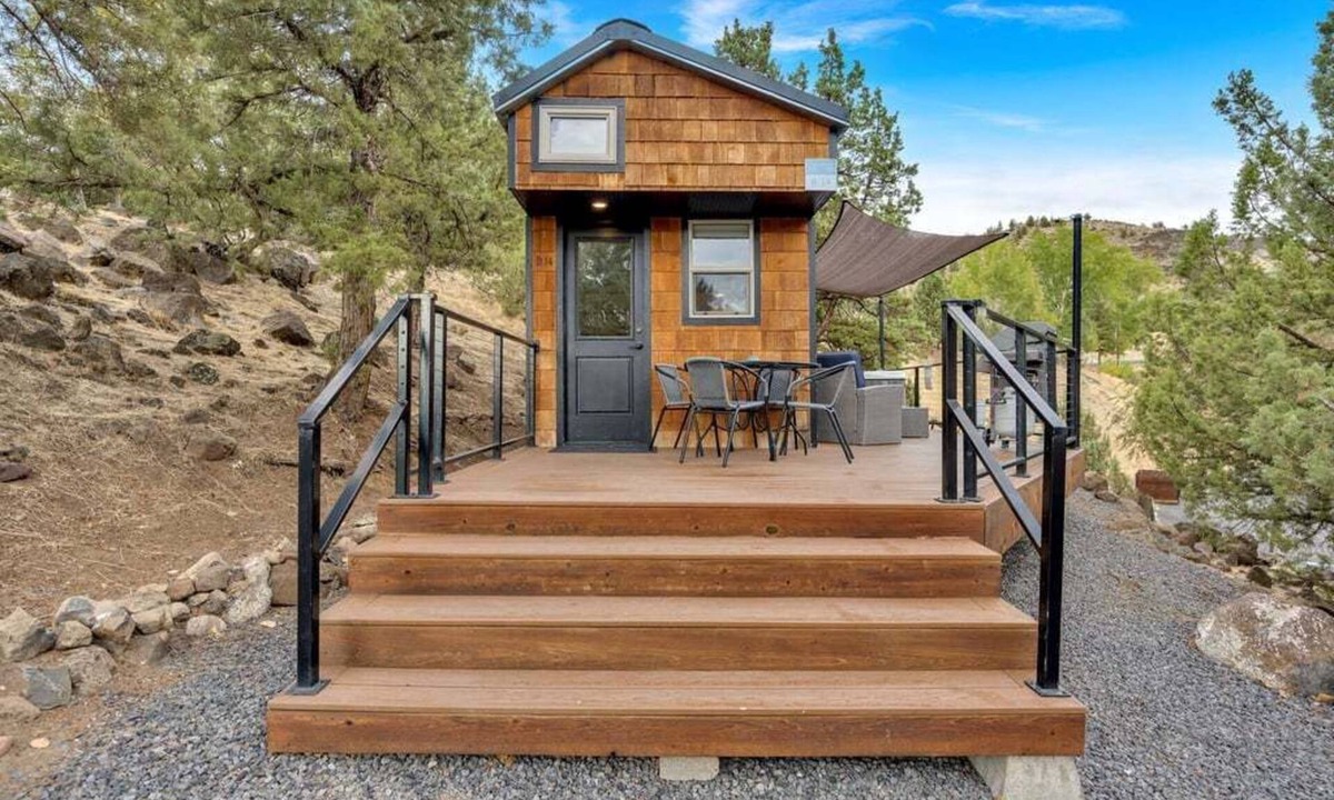 Madras House | Lake Simtustus Resort Juniper Hill Tiny Home #14 - Hot Tub