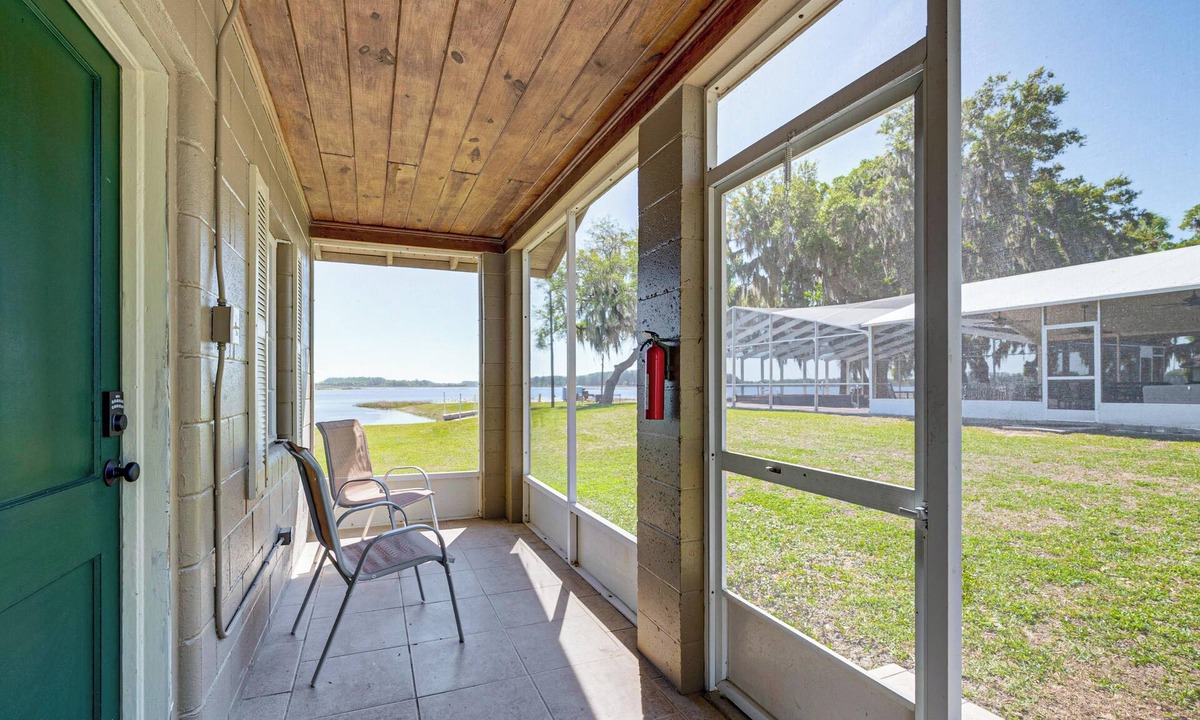 Hernando Cottage | Lake View, Pool Access! Pet-friendly Hernando Stay
