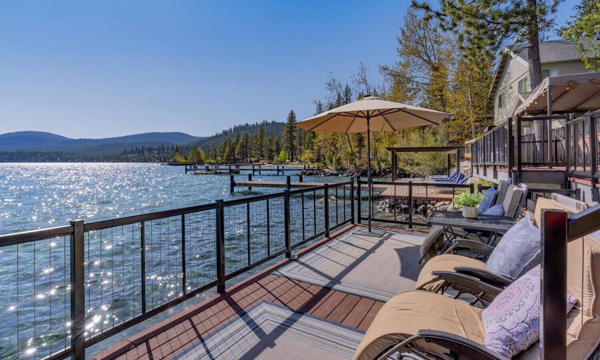 Tahoe Vista House | Lakefront | Hot Tub | Buoy | Walk to the Beach (Steeple)