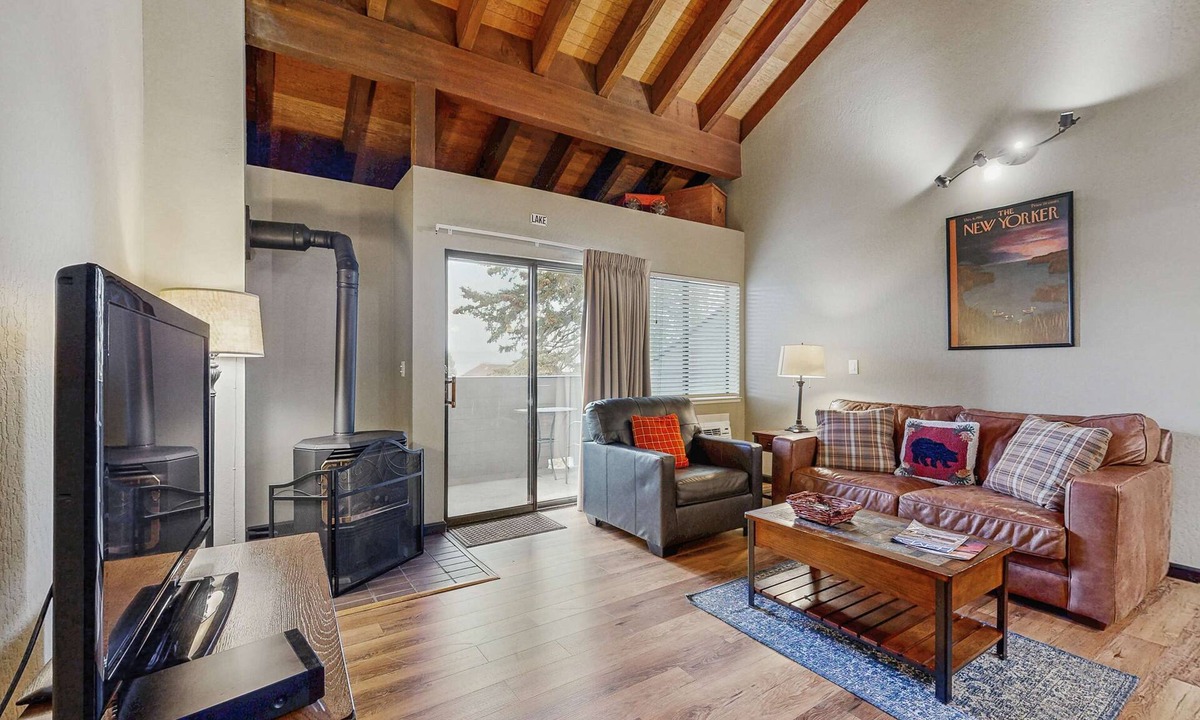 South Lake Tahoe Apartment | Lakefront retreat with shared pool, hot tub, & sauna - near shopping & skiing