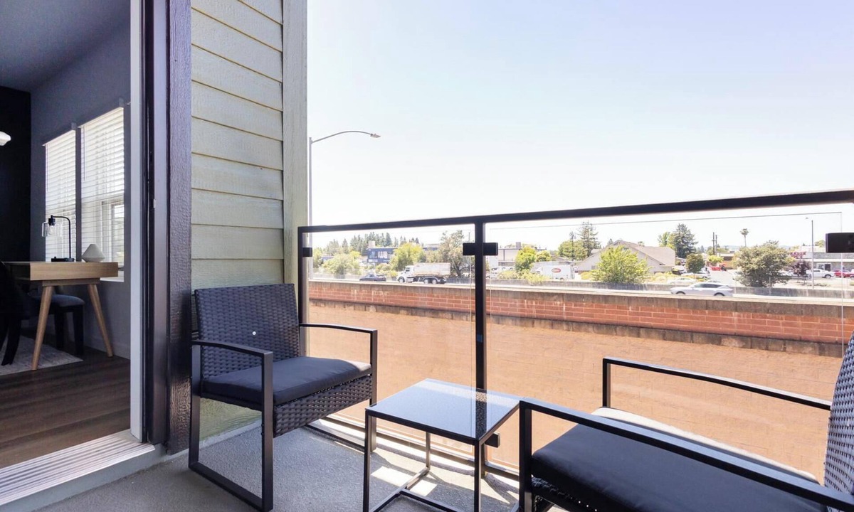 Santa Rosa Apartment | Landing | Chic 2BD, Clubhouse, Courtyard