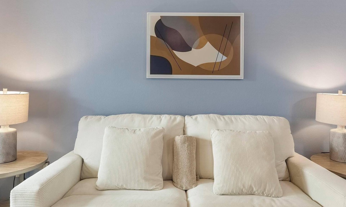 Whitney Apartment | Landing | Incredible 2BD, Gym, Pool