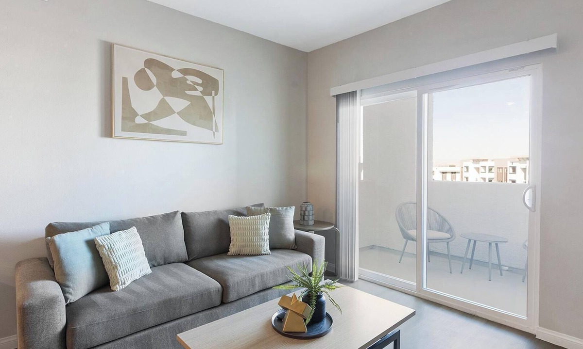 Townsite Apartment | Landing | Stunning 2BD, Rooftop Lounge, Pool