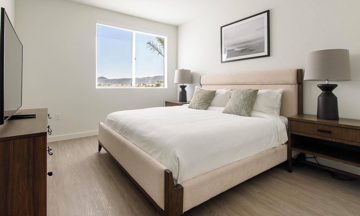 Rhodes Ranch Apartment | Landing | Stunning 2BD, Courtyard, Clubhouse