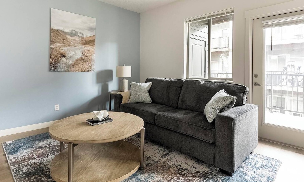 Woodburn Apartment | Landing | Stylish 2BD, Pool, Gym