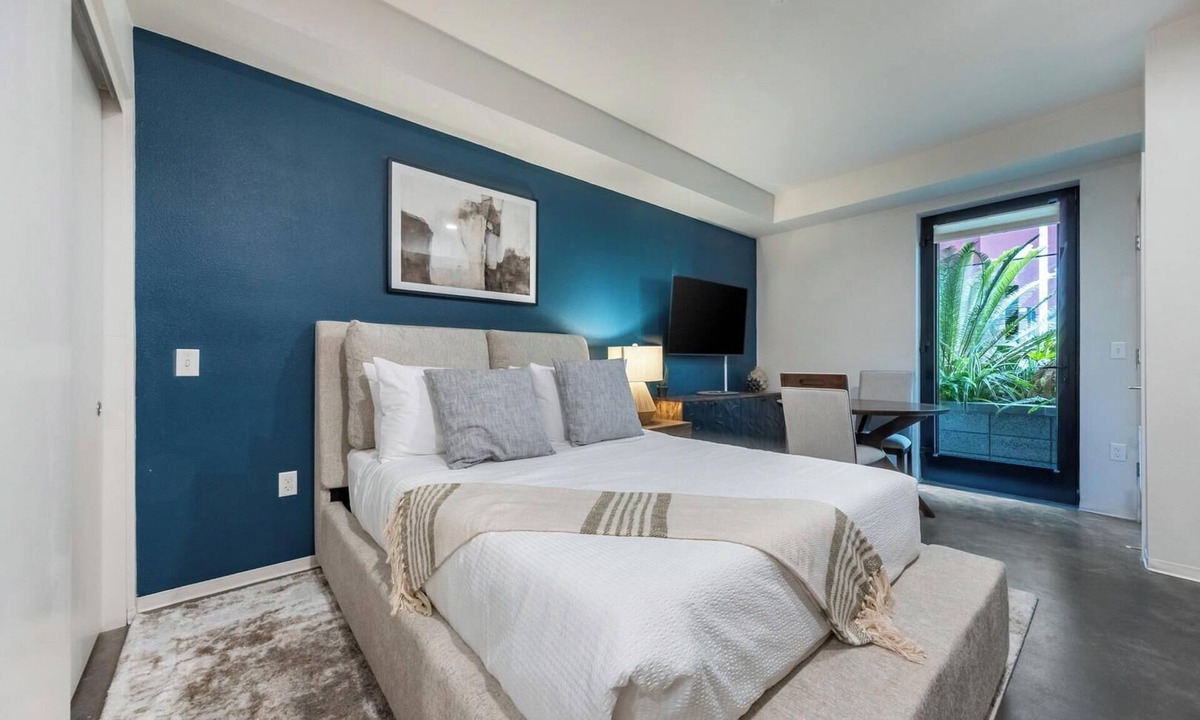 Pacific Terrace Apartment | Landing | Stylish Studio, Clubhouse, Pool