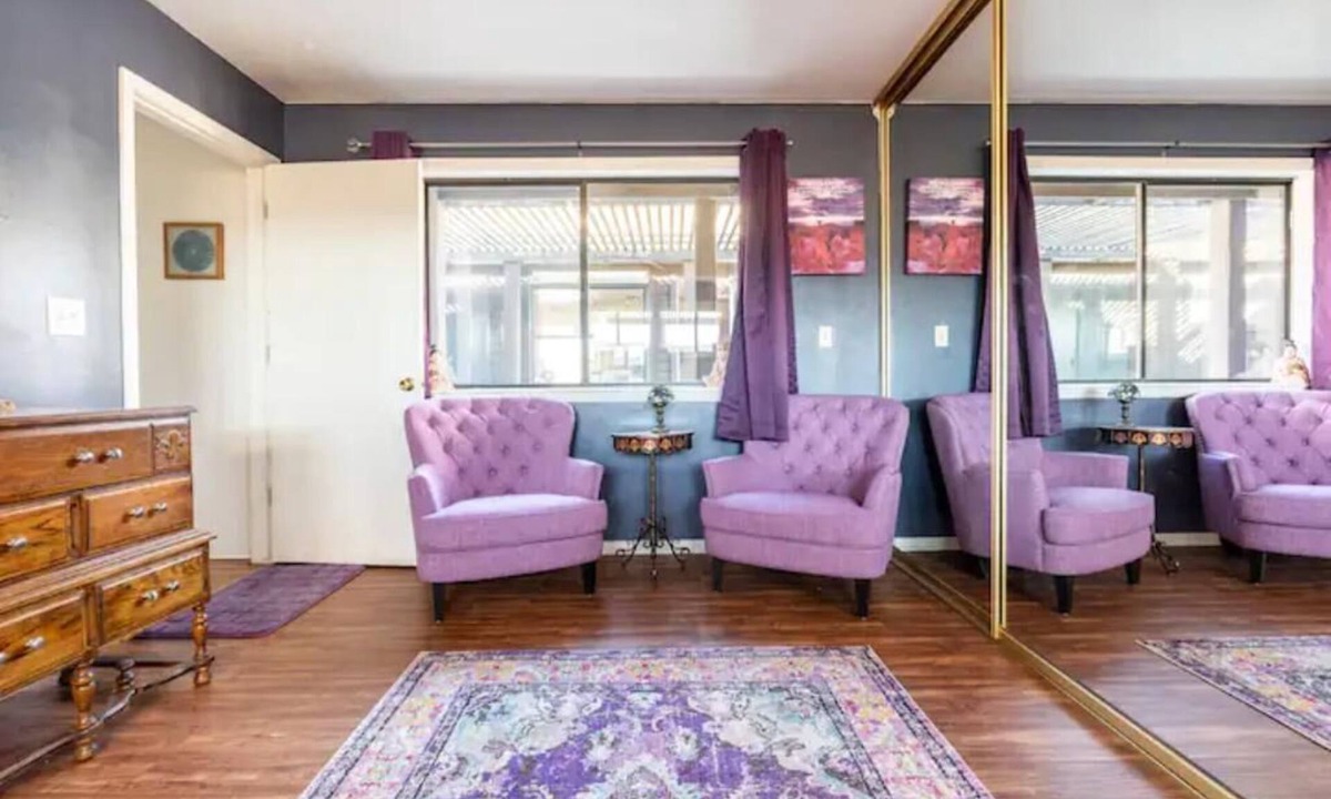 Lone Pine House | Large country home with 3 bed rooms and 3 baths.