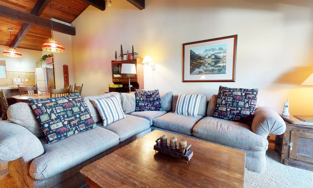 Mammoth Lakes Condo | Large Home with Balcony, Near The Village! Great Family Complex Amenities