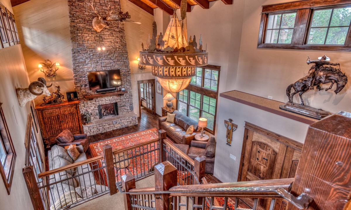 Sunriver House | Large Lodge Home, Hot tub, 9 bedroom, 6 bath, Sleeps 20