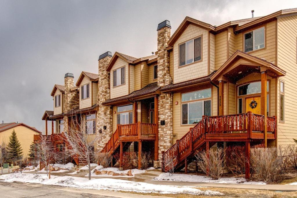 Bear Hollow Village House | Large Luge Lane Home