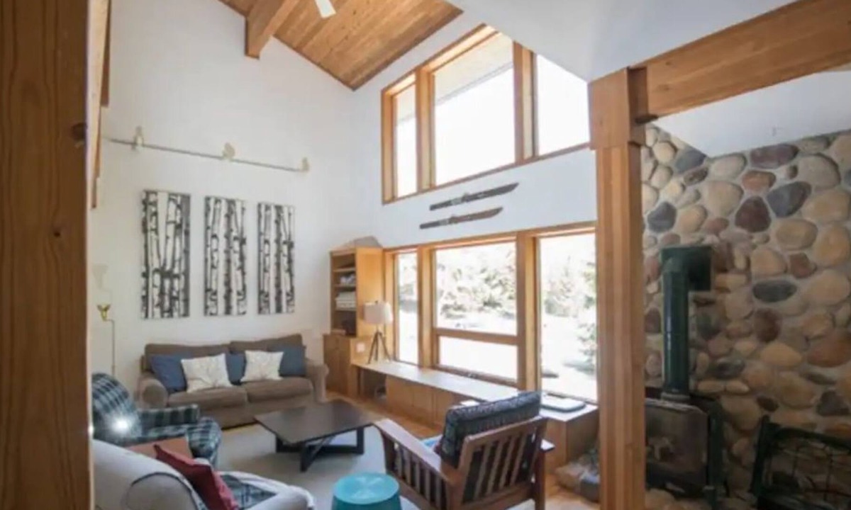 Hyak House | Large Well-Appointed Mountain Home, Great Location