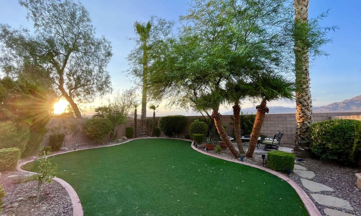 Silverstone Ranch House | Las Vegas Single Story King Bed Quiet Neighborhood
