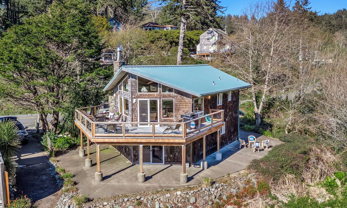 Neahkahnie Beach House | Legasea on the Pond by Manzanita Beach Getaway: Dog-Friendly, Scenic Views