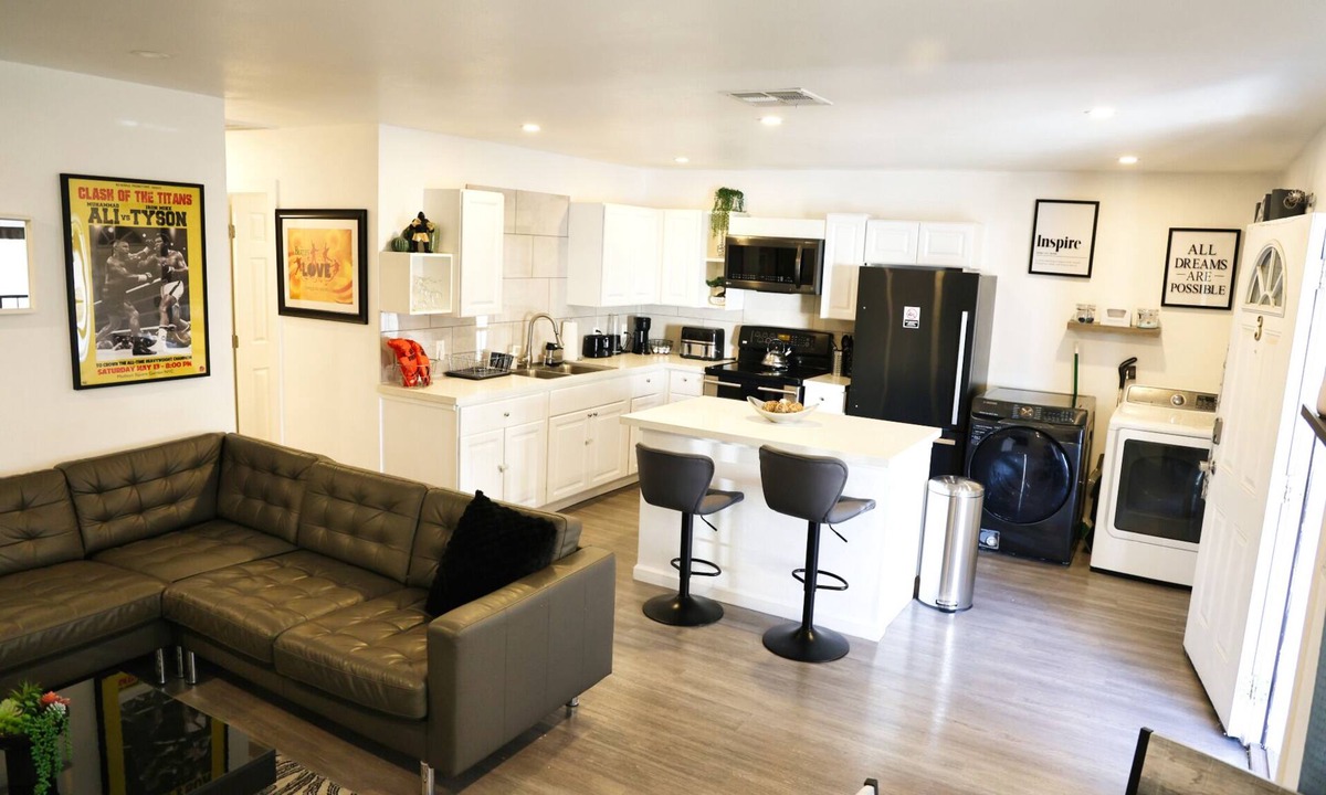 Gateway District Apartment | Legends Getaway