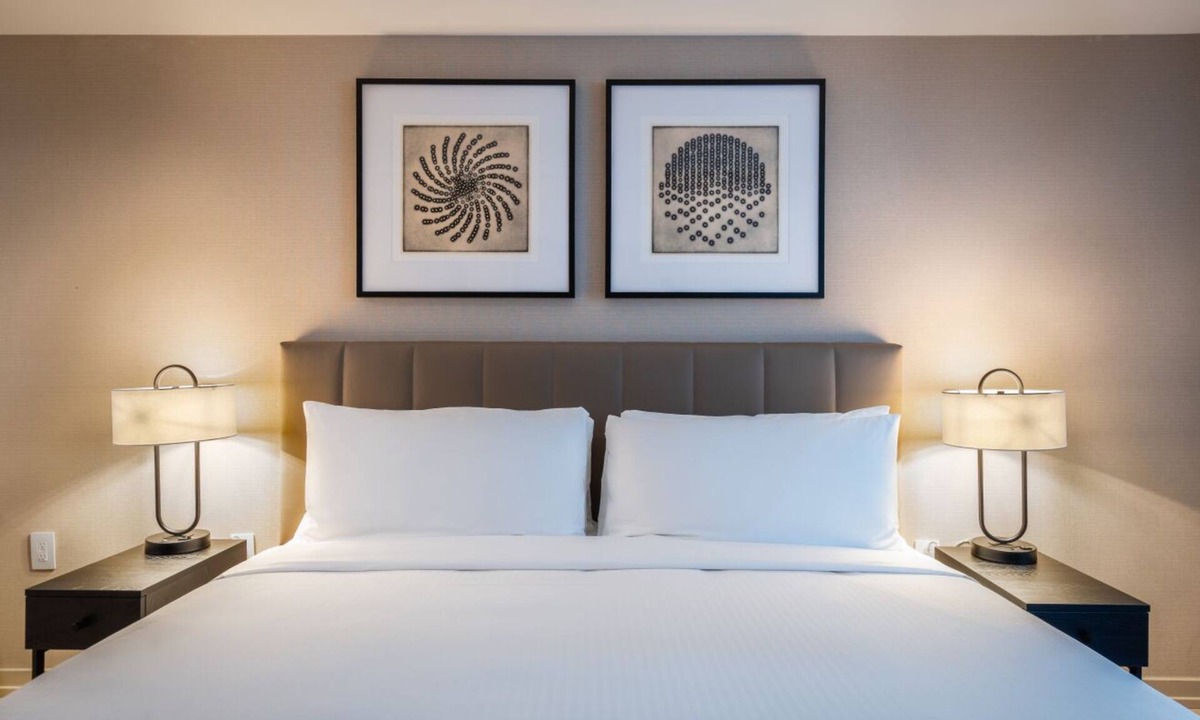 Melrose Hotel | Level Hollywood- Modern One Bedroom Suite In Hollywood