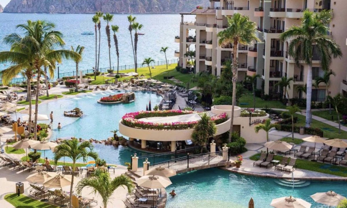 Cabo San Lucas Resort | Located on the pristine medano beach