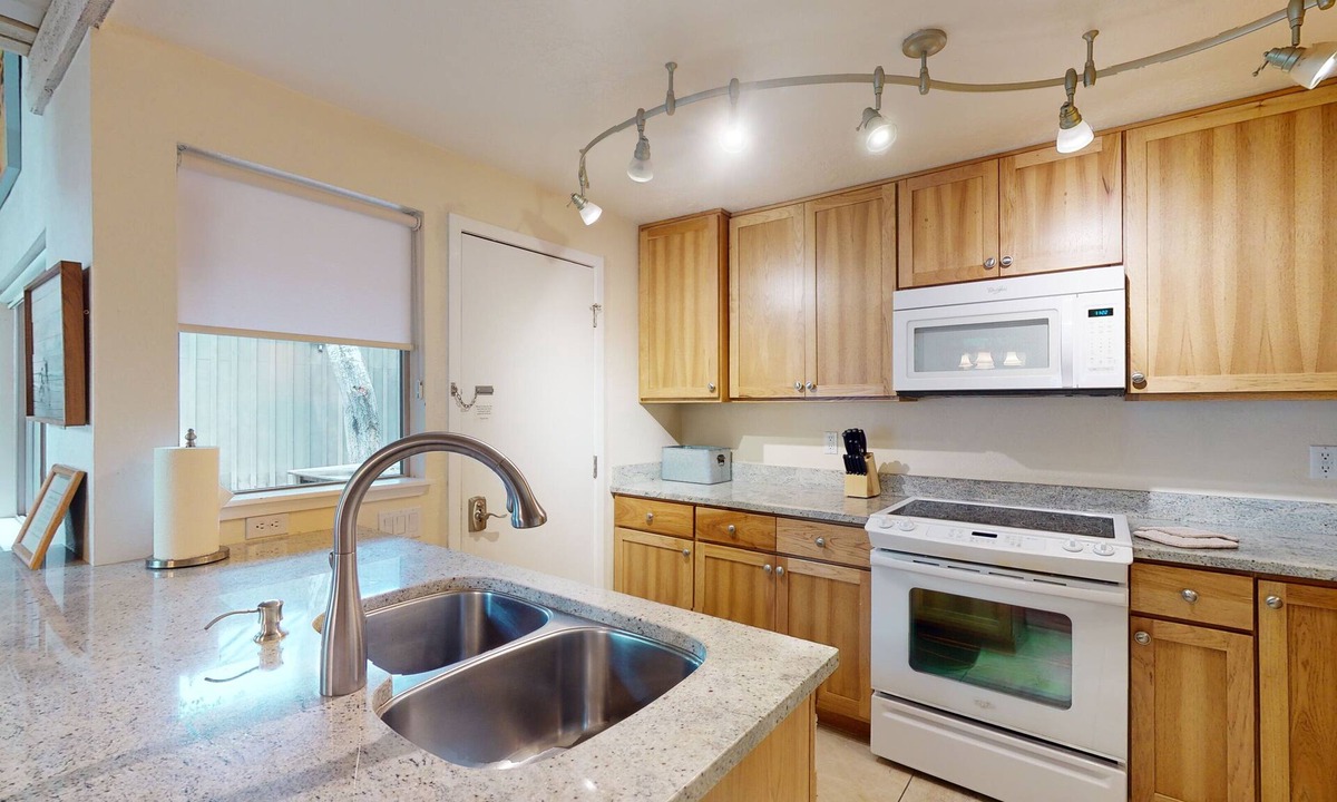 Tennis Village Condo | Lodge-Style Getaway with Access to The Cove