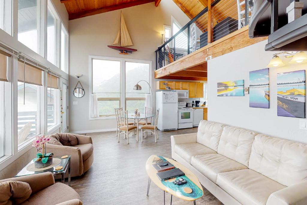 Florence House | Lofty Pelican