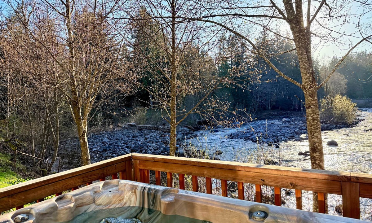 Zigzag Cabin | Lolo 45 North | Riverside Retreat on Mt. Hood