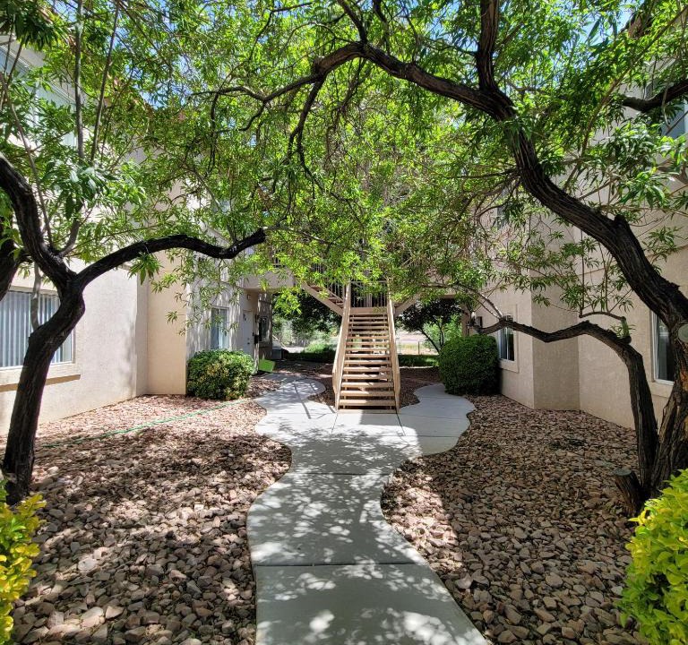 Pahrump Apartment | Lovely 3-bedroom condo with 2 car garage.
