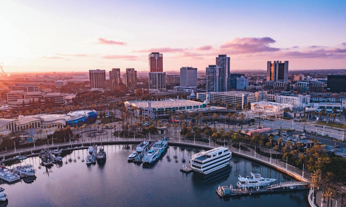 East Village Hotel | Lumea by the Sea Long Beach Convention Center