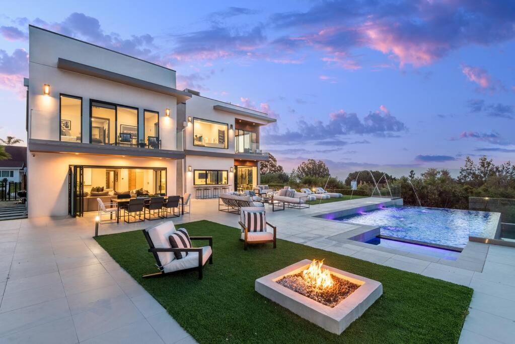 Tarzana House | Luxurious Mansion Exquisite 6BR Home with Pool!