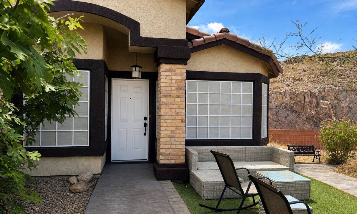 McCullough Hills House | Luxury 3 bedroom home over looking the Las Vegas Valley