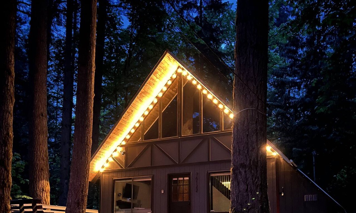 Skykomish Cabin | Luxury A-Frame w/New Hot Tub! 15 Mins to Stevens Pass - Misty Mt. Haus