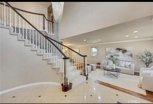 Walnut House | Luxury Design Beautiful Mt View Close to Disney