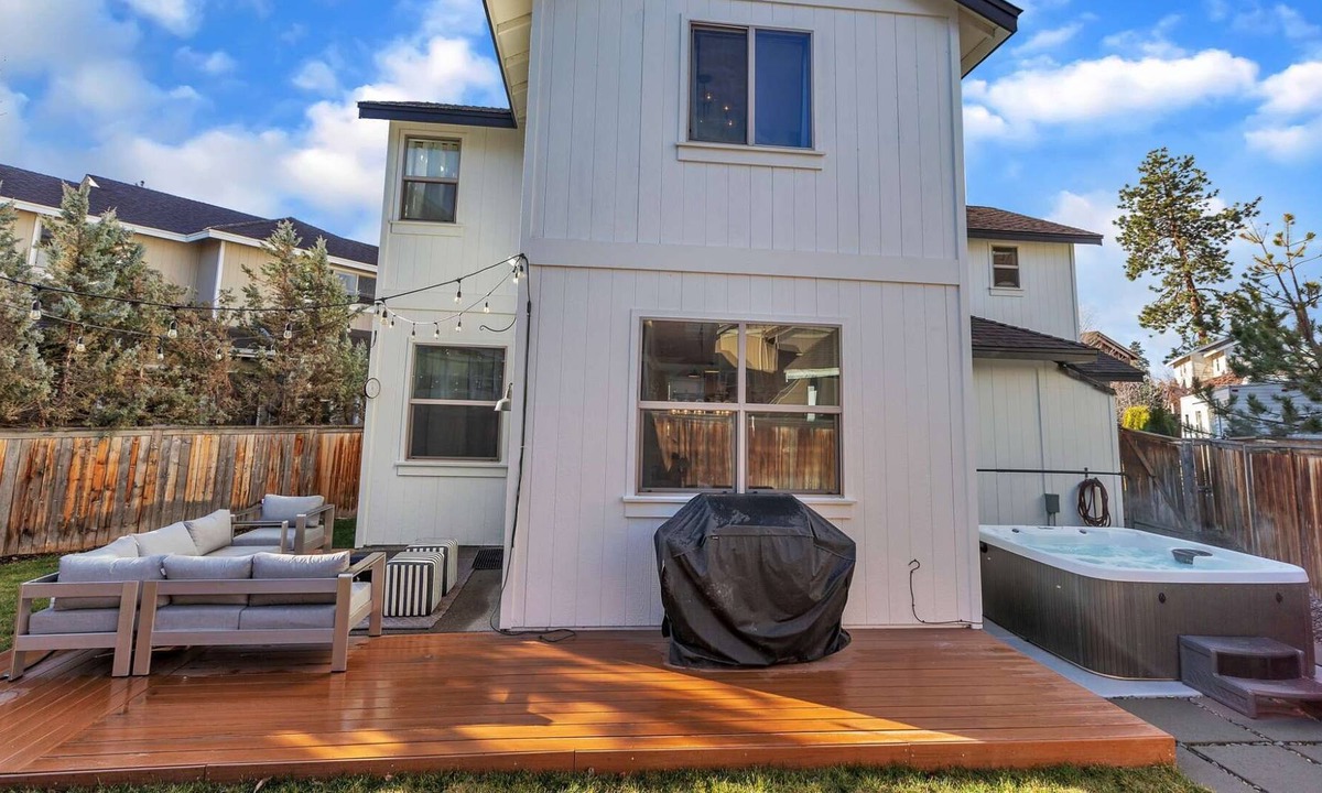 Old Farm District House | Luxury Getaway with Private Hot Tub, AC, WIFI, Cable