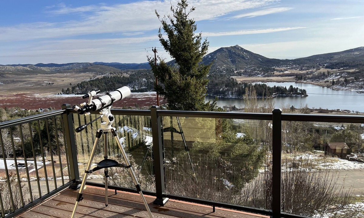 Julian House | LUXURY LAKE HOUSE & TREEHOUSE DAYBED 5-STAR QUALITY- Plush beds for 10