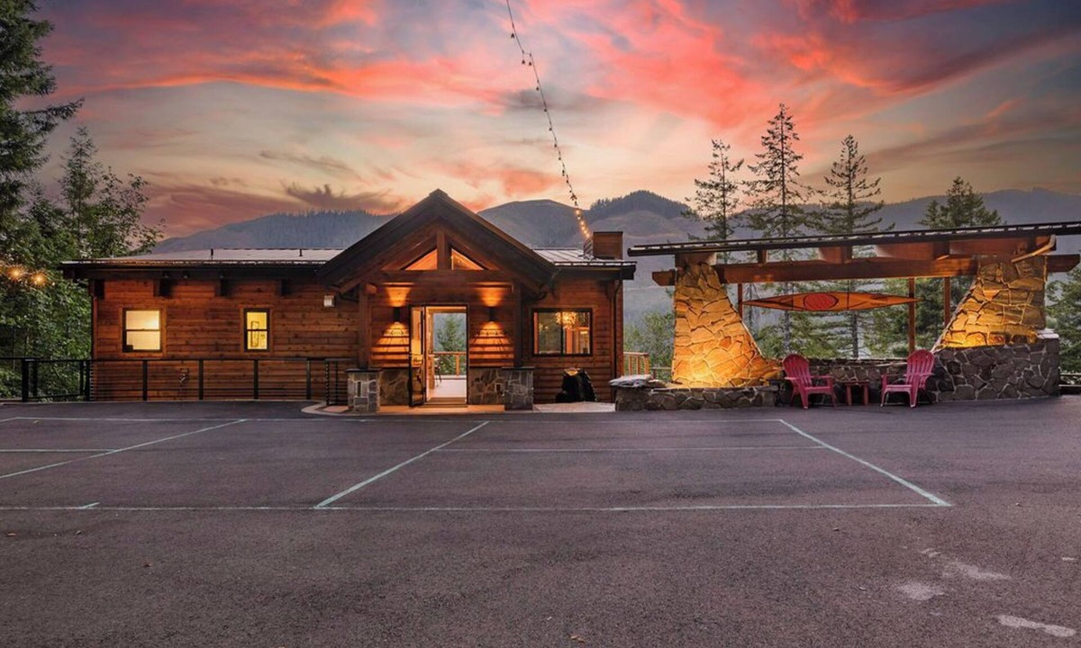 Hoodsport Cabin | Luxury lodge near Olympic National Park-Hot Tub-Perfect for Couples & Friends