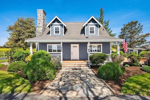 Oak Harbor House | Luxury Oceanfront Retreat with Hot Tub & Sunset Views