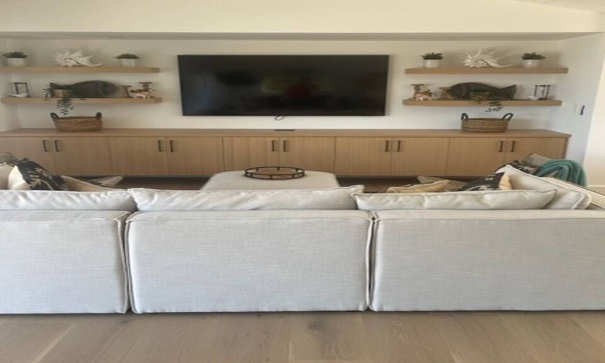 Pacific Palisades House | Luxury Remodeled home just minutes to the Pacific Ocean
